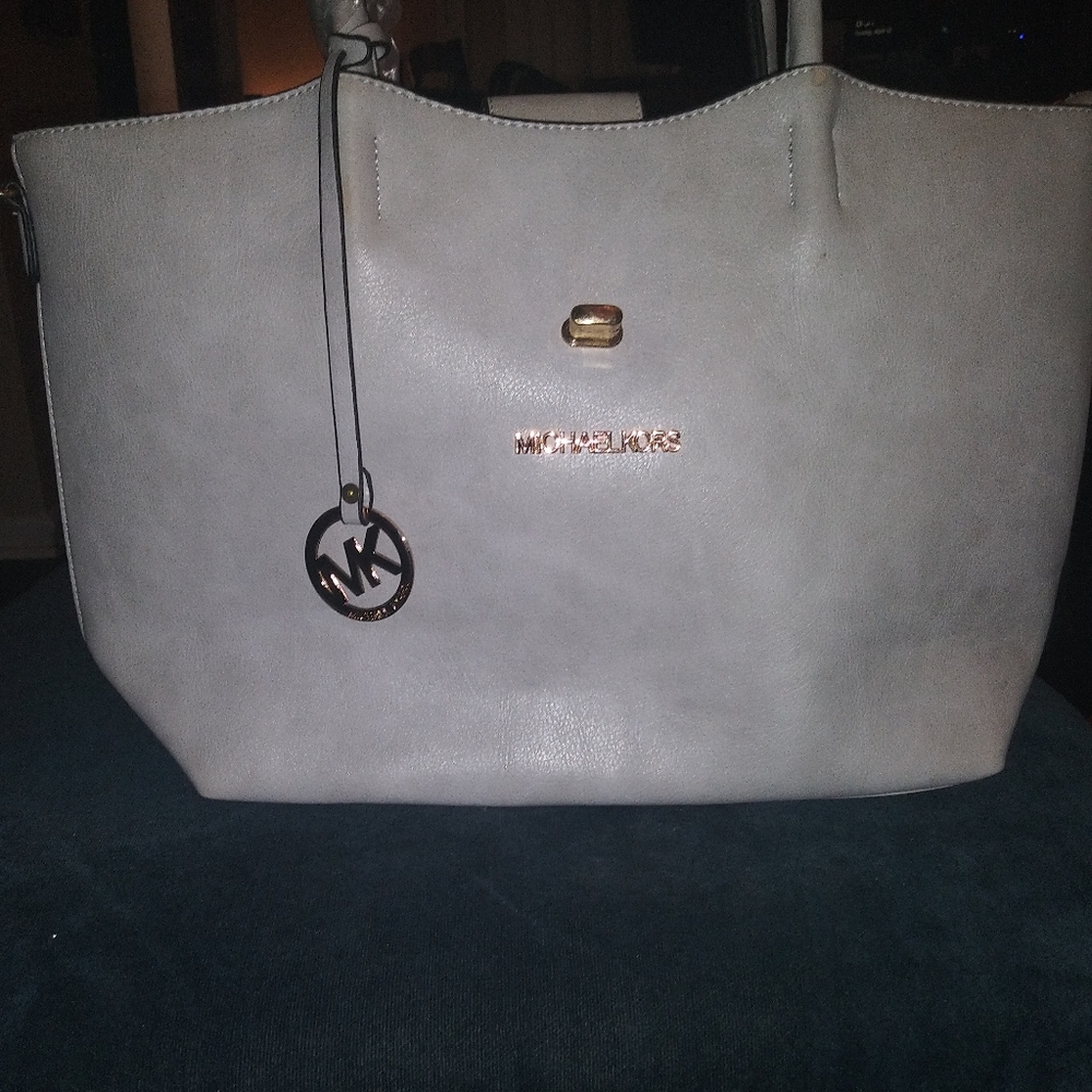 Micheal kors purse